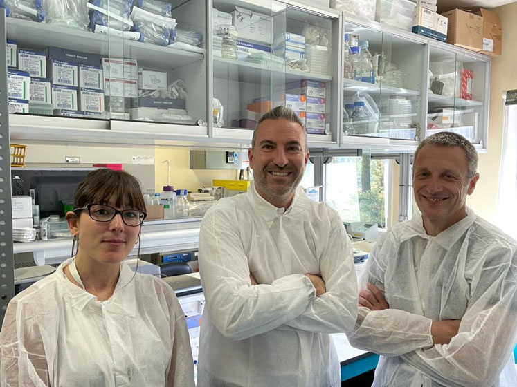 Özgür Tuncer (centre) with Dr Arcadio Garcia de Castro, Chief Scientific Officer, and Juana de la Torre Arrietas, Senior R&D Manager, Spain