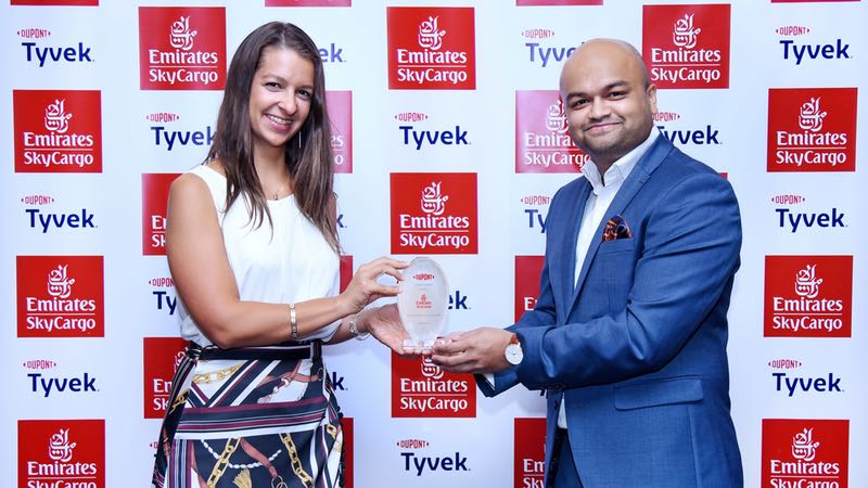 (Left) Luiza Cantanhede, Global Marketing Manager, Tyvek Cargo covers, DuPont Safety & Construction and (Right) Zeeshan Haris, Emirates Cargo Product Development Manager, at the 10th anniversary celebration
