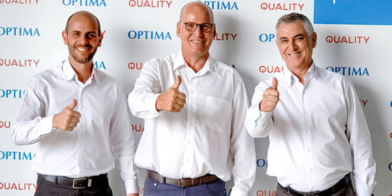 (L–R): Carlos Eduardo Praxedes, Sales Director of Quality Machines; Rolf Geissinger, Managing Director of Optima do Brasil; and Genivaldo Paixão Praxedes, Technical Director of Quality Machines