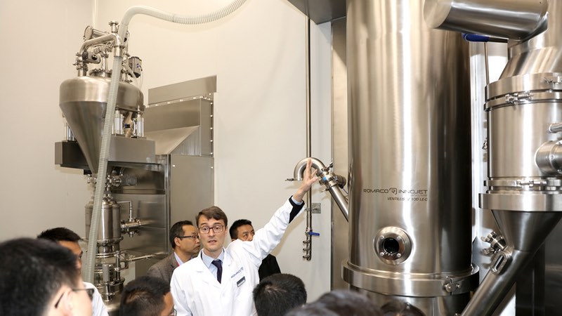  Demonstration of the Romaco Innojet IGL 100 granulation line at the new “Romaco China Solids Process Centre”