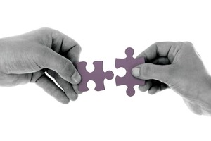 Azelis and Medichem extend partnership to DACH for the pharmaceutical, personal and home care markets
