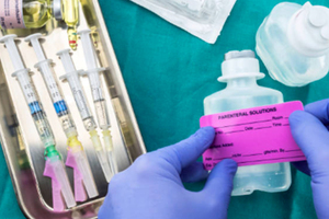 Innovating primary packaging for parenteral drugs: challenges and future directions