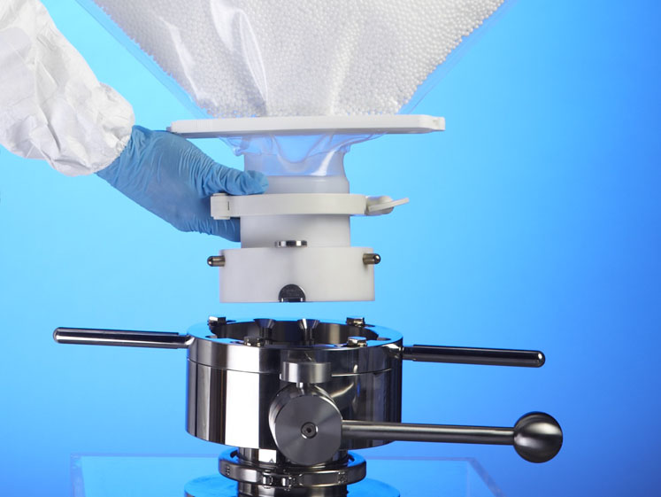 Contamination prevention during sterile powder transfer
