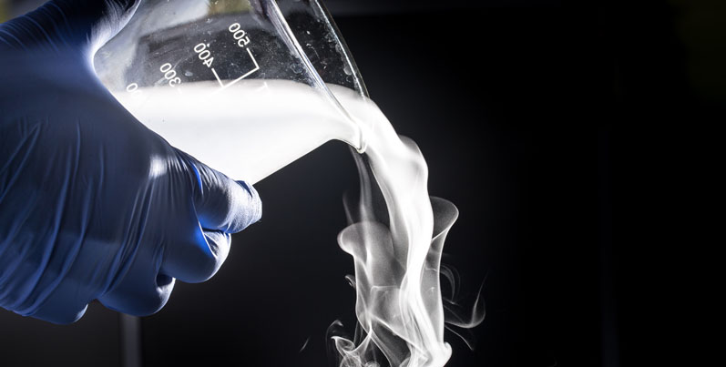 Controlling cryogenic freezing with liquid nitrogen