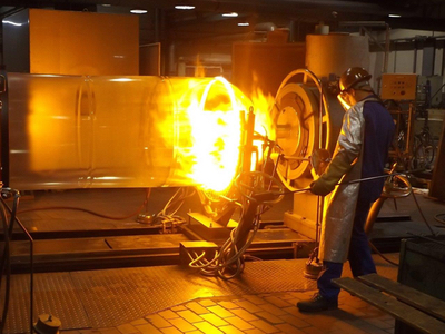 DDPS create largest glass bottle in the world
