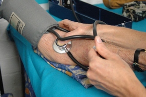 First-line anti-hypertensive drug and software partnership