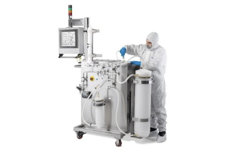 FUJIFILM Irvine Scientific automates the media hydration process with Oceo Rover