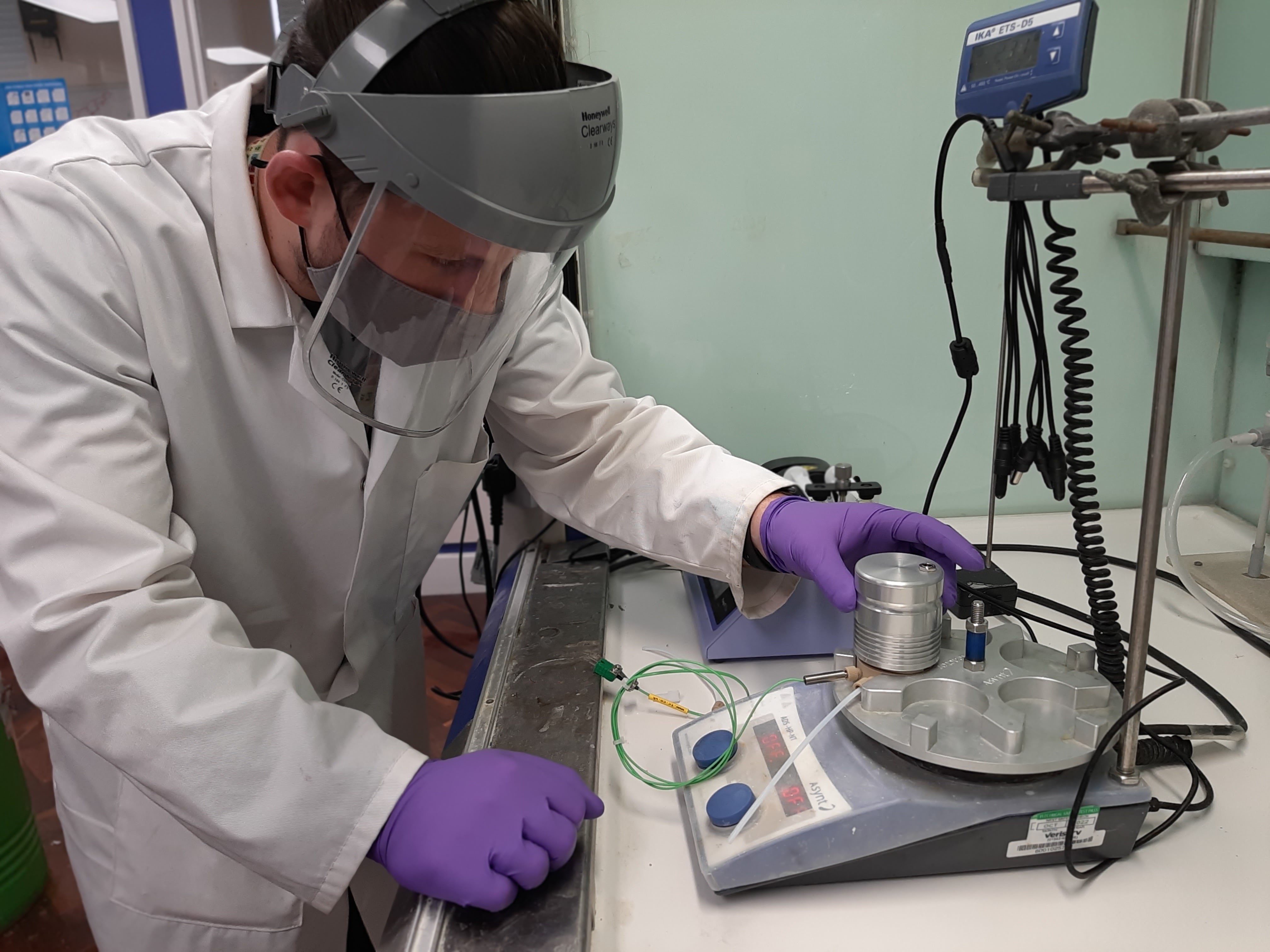 High productivity photochemical flow synthesis 