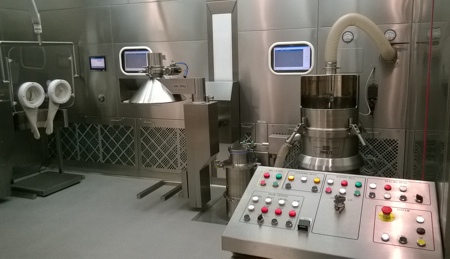 Hosokawa Micron develops multi-functional downflow booth for UK pharma company