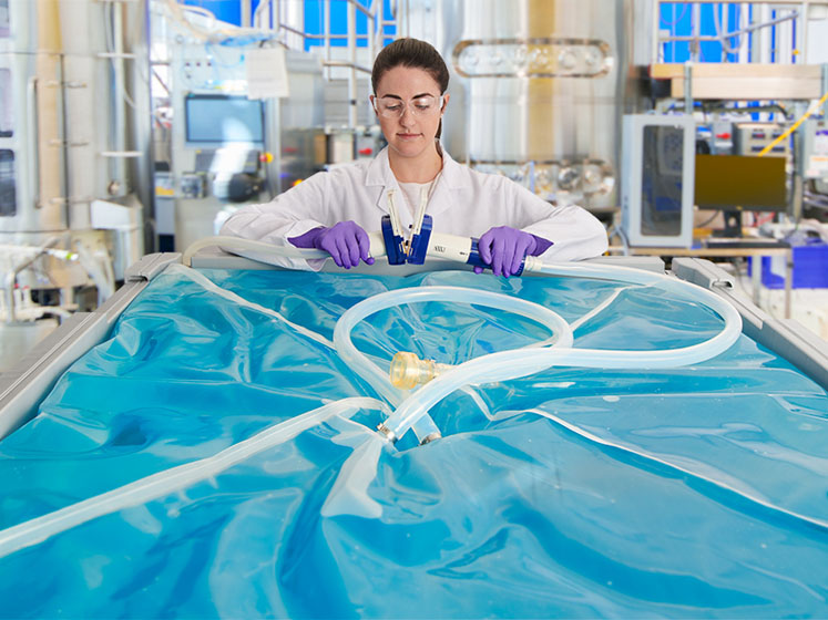 Improving the operational efficiency of single-use assemblies in liquid bioprocessing