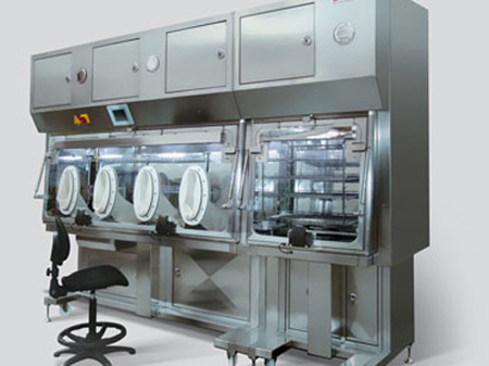 Innovation and modularity offered by Comecer’s isolator 

