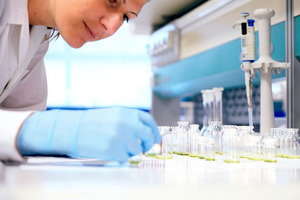 Key considerations for success when selecting primary container packaging in drug development
