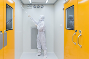 Maintaining cleanrooms in a validated state