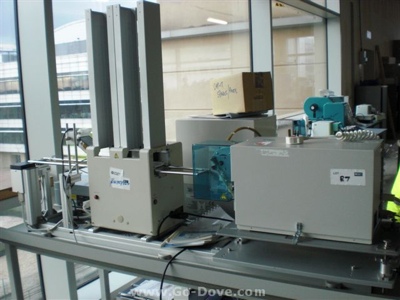 On-line sale of pharmaceutical research and development equipment