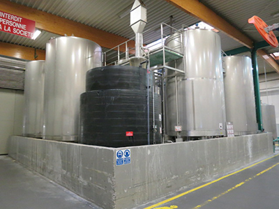 Open invitation to 61 lots of stainless steel tanks