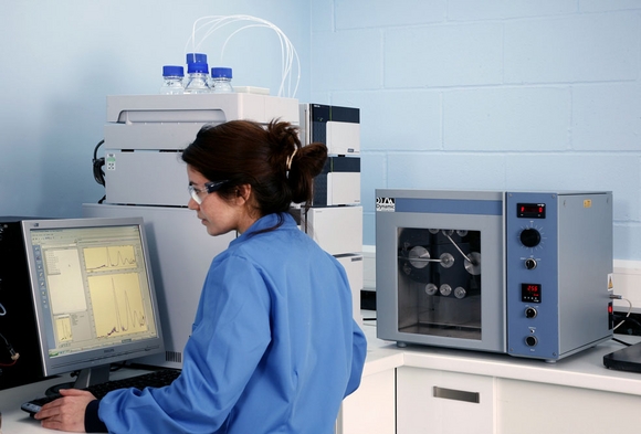 Orthogonal Liquid-Liquid chromatography is far greener for preparative scale purifications