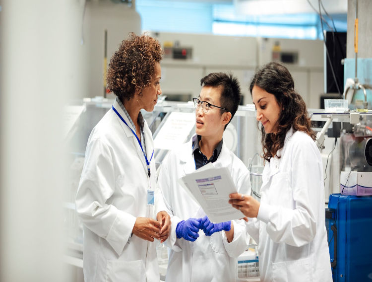 Pharma CEOs pledge to uphold scientific standards for COVID vaccine
