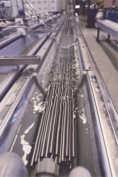 "Clean" tubes meet bioprocessing equipment standards