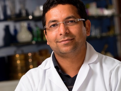 Scientists closer to defeating superbugs with simplified teixobactin