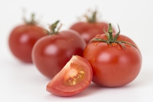 Scientists produce beneficial natural compounds in tomato with scale up potential