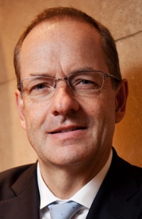 Sir Andrew Witty to retire from GSK in March 2017