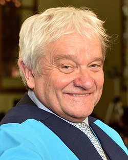 Sir Paul Nurse receives honorary doctorate and offers words of wisdom to graduates