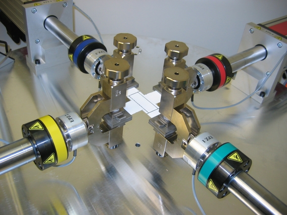 Soft robot mimics caterpillar movement