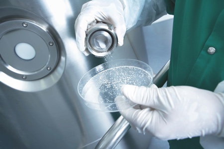 The pellets are built up using the air flow bed technology