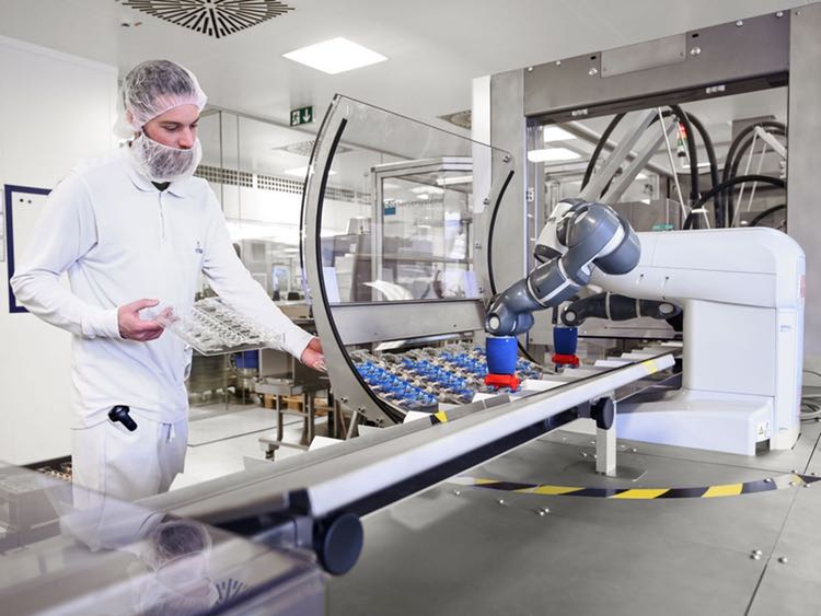Vetter further invests in collaborative robots for secondary packaging