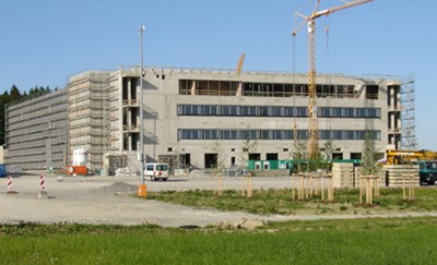 Vetter on schedule with centre for visual inspection